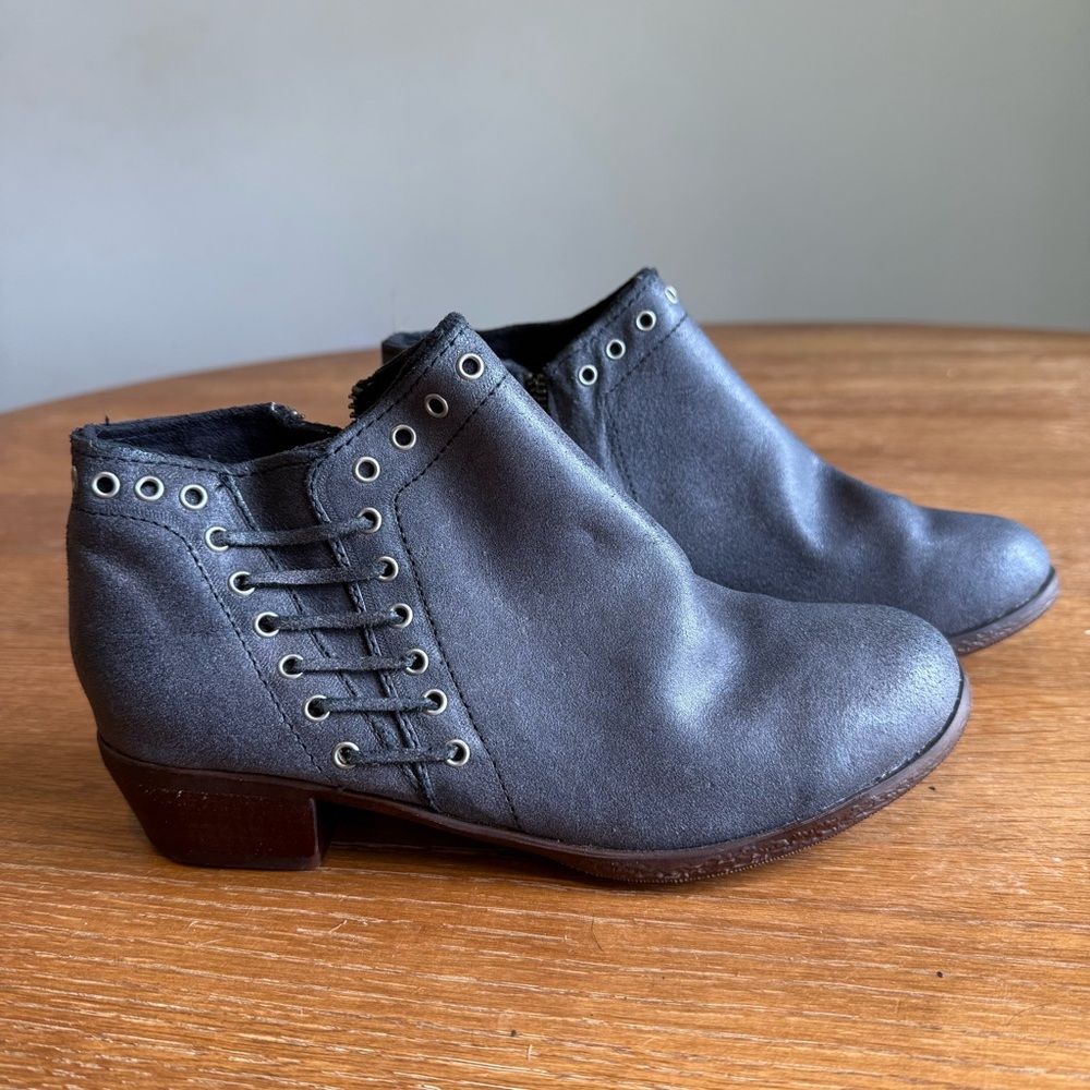 Women’s Minnetonka Gray Ankle Booties - Casual Side-Lace Design Size 6